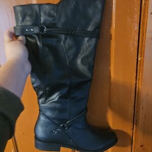 Women's Black Knee-High Boots